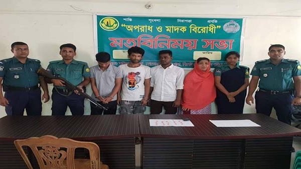 নগরীর তালতলা থেকে ইয়াবাসহ গ্রেপ্তার ৪