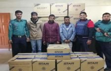 সিলেটে ৩ চোর গ্রেফতার, উদ্ধার হল চোরাই গাড়ী ও সিগারেট