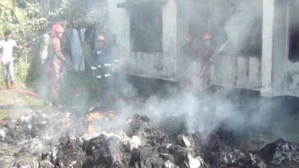 নরসিংদী হাসপাতালের গোডাউনে আগুন