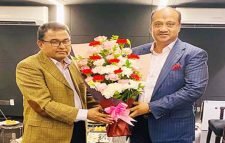 বিশ্বসেরা অর্থমন্ত্রী হওয়ায় মুস্তফা কামালকে এস আলম গ্রুপের চেয়ারম্যান সাইফুল আলমের অভিনন্দন