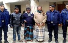 ফেঞ্চুগঞ্জে গরুসহ ৩ চোরাকারবারি আটক
