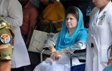 বিকালে খালেদা জিয়ার সঙ্গে স্বজনদের সাক্ষাৎ