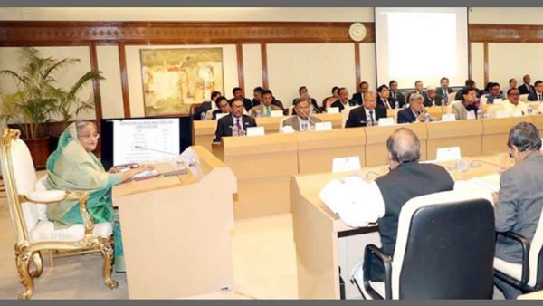 বিদেশ ফেরত যাত্রীদের কোয়ারেন্টাইনে ১৪ দিন থাকা বাধ্যতামূলক করল সরকার