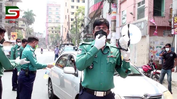 করোনাভাইরাসের সংক্রমণরোধে সতর্কতামূলক ব্যবস্থায় মাইকিং করছে সিলেট মেট্রোপলিটন পুলিশ