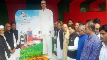 সিলেটে বঙ্গবন্ধুর প্রতিকী ম্যুরালে আ’লীগ নেতৃবৃন্দের শ্রদ্ধা নিবেদন
