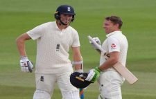 ক্রলি-বাটলারের রেকর্ড জুটিতে রান পাহাড়ে ইংল্যান্ড, পাকিস্তানের বিপর্যয়