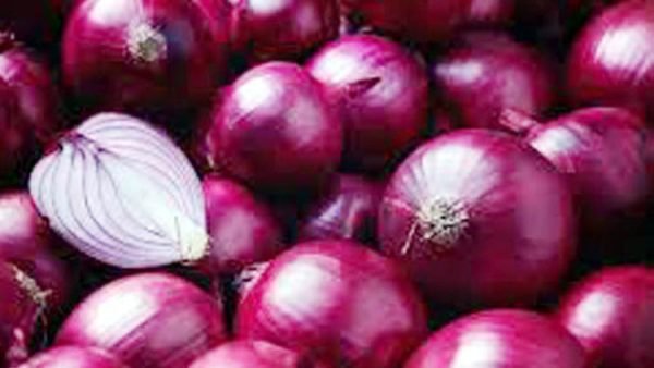 ভারতে পেয়াজ রপ্তানি বন্ধ ঘোষণায় দেশে ১লাফে বাড়লো দিগুণ দাম