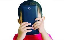 স্মার্টফোনে অতিরিক্ত আসক্তি