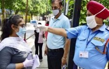 বিশ্বে একদিনে রেকর্ড ৩,০৭,৯৩০ জন করোনায় আক্রান্ত, মৃত ৫,৫০০