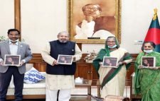 প্রবাসী কল্যাণ মন্ত্রণালয়ের প্রকাশিত বইয়ের মোড়ক উন্মোচিত
