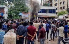 বিক্ষোভে উত্তাল সিলেটের এমসি কলেজ