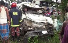 শায়েস্তাগঞ্জে বাস-মাইক্রোবাস সংঘর্ষে নিহত ১, আহত ১০