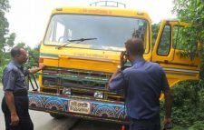 সিলেটে ছিনতাইর ১০ ঘণ্টার মধ্যে সিমেন্ট বোঝাই ট্রাক উদ্ধার, আটক ৩