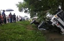 বাহুবলে সেনাবাহিনীর গাড়ির সঙ্গে বাসের সংঘর্ষ, আহত ২০