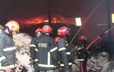 মাধবপুরে আগুনে পুড়ছে তুলার গুদাম