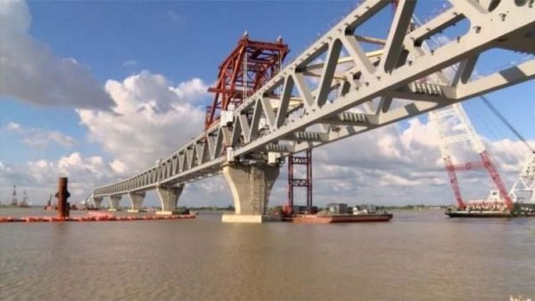 পদ্মা সেতুতে ৩৮তম স্প্যান বসানোর কাজ শুরু