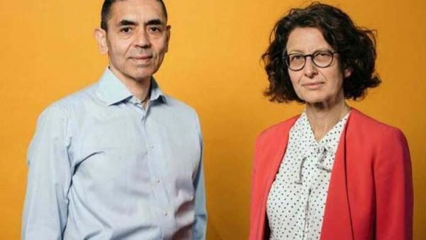 অবশেষে করোনা ভাইরাসের ভ্যাকসিন আবিষ্কার করলেন দুই মুসলিম বিজ্ঞানী