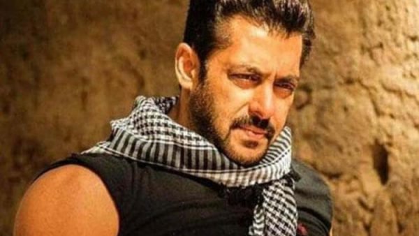 বলিউডের জনপ্রিয় অভিনেতা সালমানের পরিবারে করোনার হানা