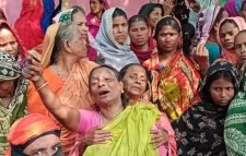 সুনামগঞ্জে নিজ বাড়ির সামনে যুবকের বস্তাবন্দী মরদেহ