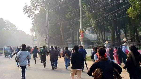 ব্রাহ্মণবাড়িয়া ভিপি নূরের অনুসারীদের ছাত্রলীগের ধাওয়া