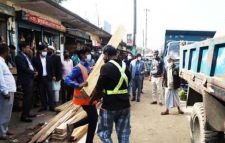 সিসিকের অভিযান : ৬ ট্রাক কাঠ জব্দ, ৯ মামলা