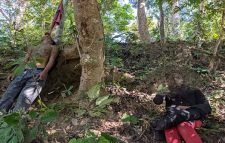 পা পিছলে অজ্ঞান প্রেমিকা, জ্ঞান ফিরলে দেখেন প্রেমিকের ঝুলন্ত লাশ!