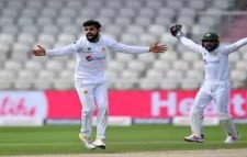 পাকিস্তানের দুর্দশা আরও বাড়িয়ে দিলেন শাদাব