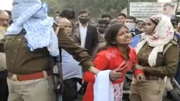 বিয়ে করতে এসে আদালতেই গ্রেফতার যুবক