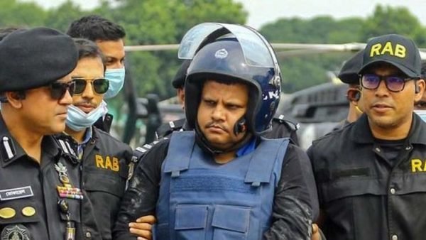 অবশেষে র‌্যাপিড অ্যাকশন ব্যাটেলিয়ানের হাতে ধরা পড়েছেন সাহেদক