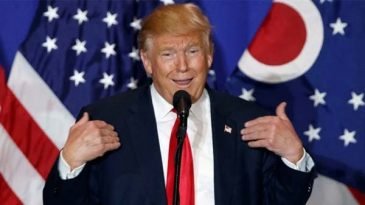 নজিরবিহীন দ্বিতীয়বার অভিশংসিত ট্রাম্প