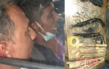 বিয়ানীবাজারে ডাকাতির প্রস্তুতিকালে আগ্নেয়াস্ত্রসহ ধরা পড়ল তিন ডাকাত