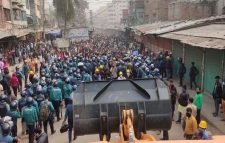 মিরপুরে উচ্ছেদ অভিযানে দখলদারদের হামলা, সংঘর্ষ