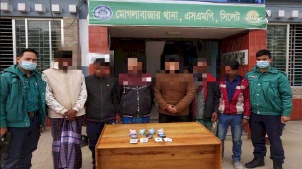জালালপুর থেকে ৬ জুয়াড়ি গ্রেফতার