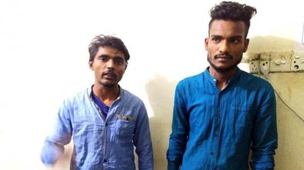 নারীর চিৎকারে এগিয়ে এলো জনতা, দুই ছিনতাইকারী আটক