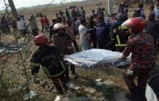 নবীগঞ্জে ট্রাকচাপায় মাইক্রোবাসচালক নিহত