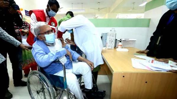 নগরে আজ টিকা নিলেন প্রায় ৩ হাজার