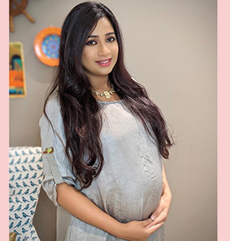 শ্রেয়া ঘোষালের বেবি বাম্পের ছবি ভাইরাল