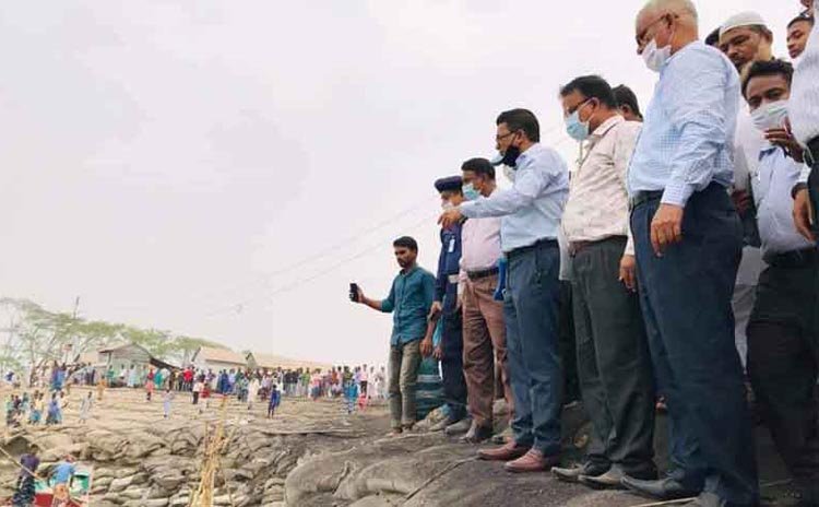 বর্ষার আগেই বাঁধ ও নদীতীর রক্ষার কাজ সম্পন্ন করা হবে