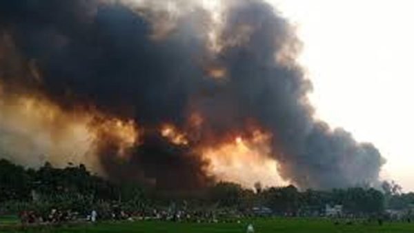 রোহিঙ্গা ক্যাম্পে আগুন মৃতের সংখ্যা বেড়ে ৭