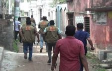 নাটোরে পুলিশের ধাওয়ায় বিএনপির বিক্ষোভ পণ্ড