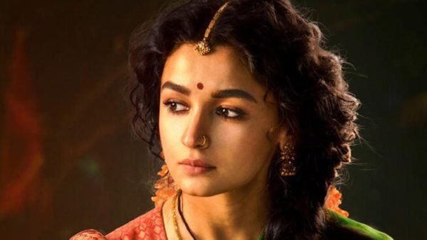 জন্মদিনে অন্য রূপে আলিয়া