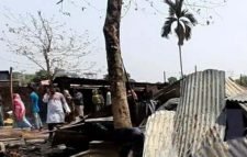 মদিনা মার্কেটে আগুনে পুড়লো ছয় বসত ঘর