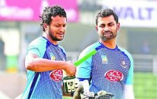 তামিম সাকিবদের শ্রদ্ধা