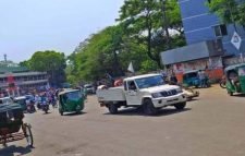 সি‌লে‌টে দোকানপাট বন্ধ থাকলেও যানচলাচল স্বাভা‌বিক