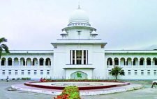 চিকিৎসক-পুলিশ দুই পেশাজীবী সংগঠনের পাল্টাপাল্টি বিবৃতি কাম্য নয় – হাইকোর্ট