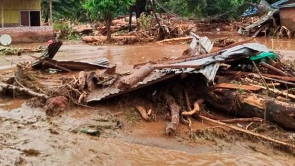 ইন্দোনেশিয়া ও পূর্ব তিমুরে বন্যায় মৃতের সংখ্যা ১৫০ ছাড়িয়েছে