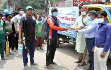 সিলেট জেলা প্রশাসকের উদ্যোগে  বিভিন্ন এলাকায়  ভ্রাম্যমাণ দুধ-ডিম-মাংস বিক্রি 