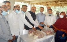 স্যার এনাম উল ইসলামের খাদ্য সামগ্রী ও মসজিদ-মাদ্রাসায় অর্থ প্রদান