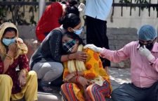 ঠাঁই নেই হাসপাতালে, কালোবাজারে আকাশচুম্বী দাম চিকিৎসা সামগ্রীর