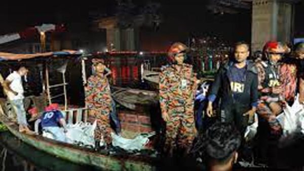 শীতলক্ষ্যায় লঞ্চডুবি আরো ২৬ জনের লাশ উদ্ধার